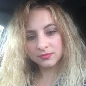 Meet your Posher, Maite